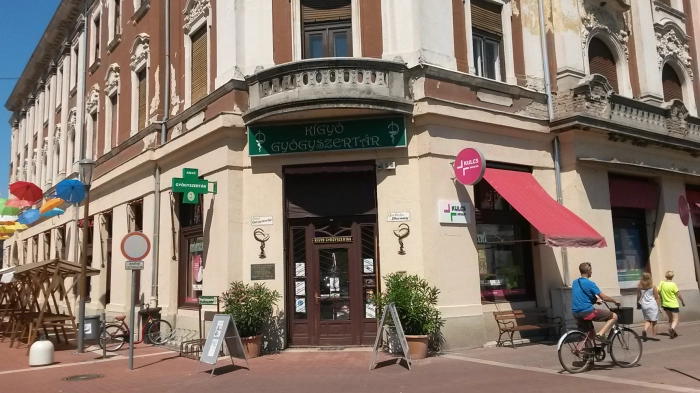 Kígyó Gyógyszertár