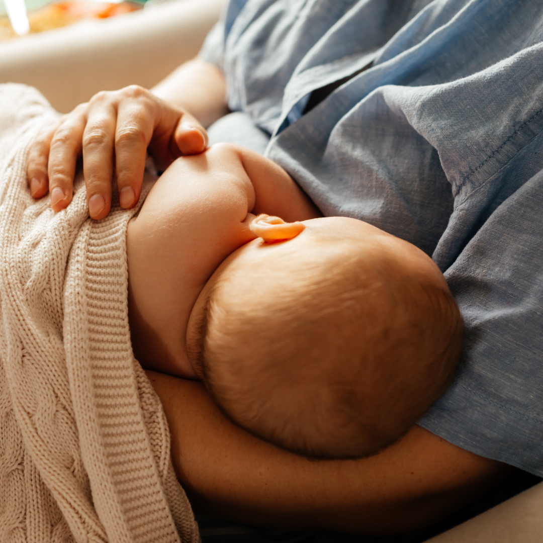 Mire figyelj szoptatáskor, hogy ne fájjon a baba hasa? – Interjú Do Dinh Laura szoptatási tanácsadóval